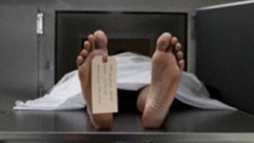 Hình ảnh: Người đàn ông ngủ bị nhầm là xác chết vì... hôi chân số 1