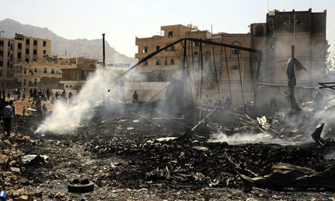Quang cảnh một cuộc không kích ở Sanaa, Yemen. Ảnh: Anadolu.