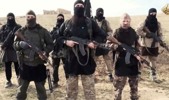 Các tay súng thuộc tổ chức Nhà nước Hồi giáo tự xưng (IS) (Ảnh: Express)