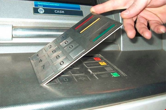 3 cách kiểm tra trạm ATM trước khi rút tiền - 3