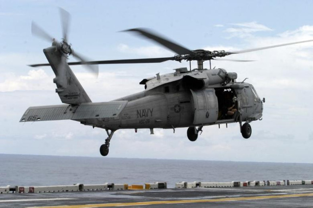 
Trực thăng hải quân MH-60 của Mỹ. (Ảnh: Reuters)
