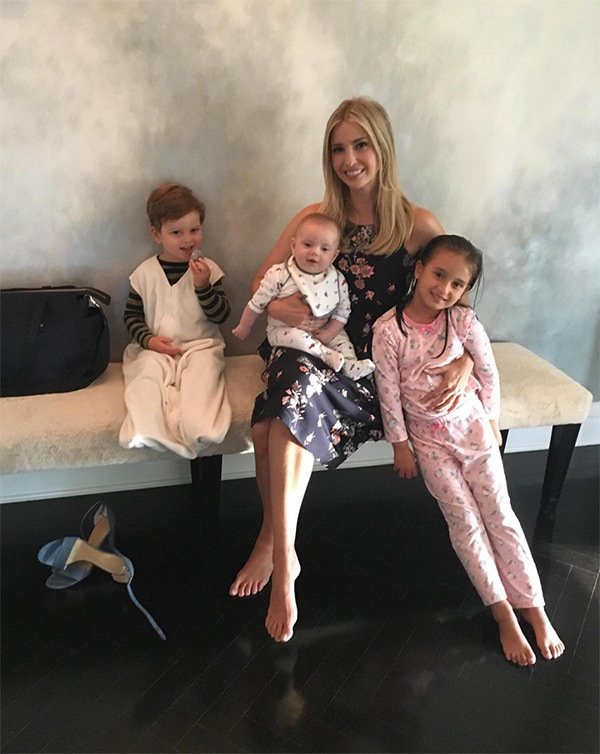 Ái nữ của Donald Trump sinh 3 con dáng cực quyến rũ